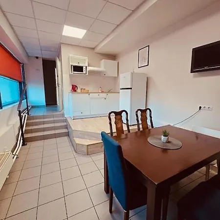 Thh Apartment *